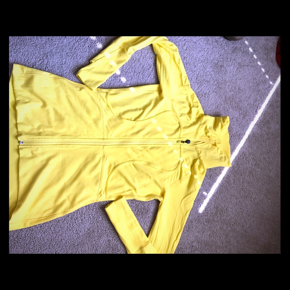 Awesome yellow LULU jacket!  💛